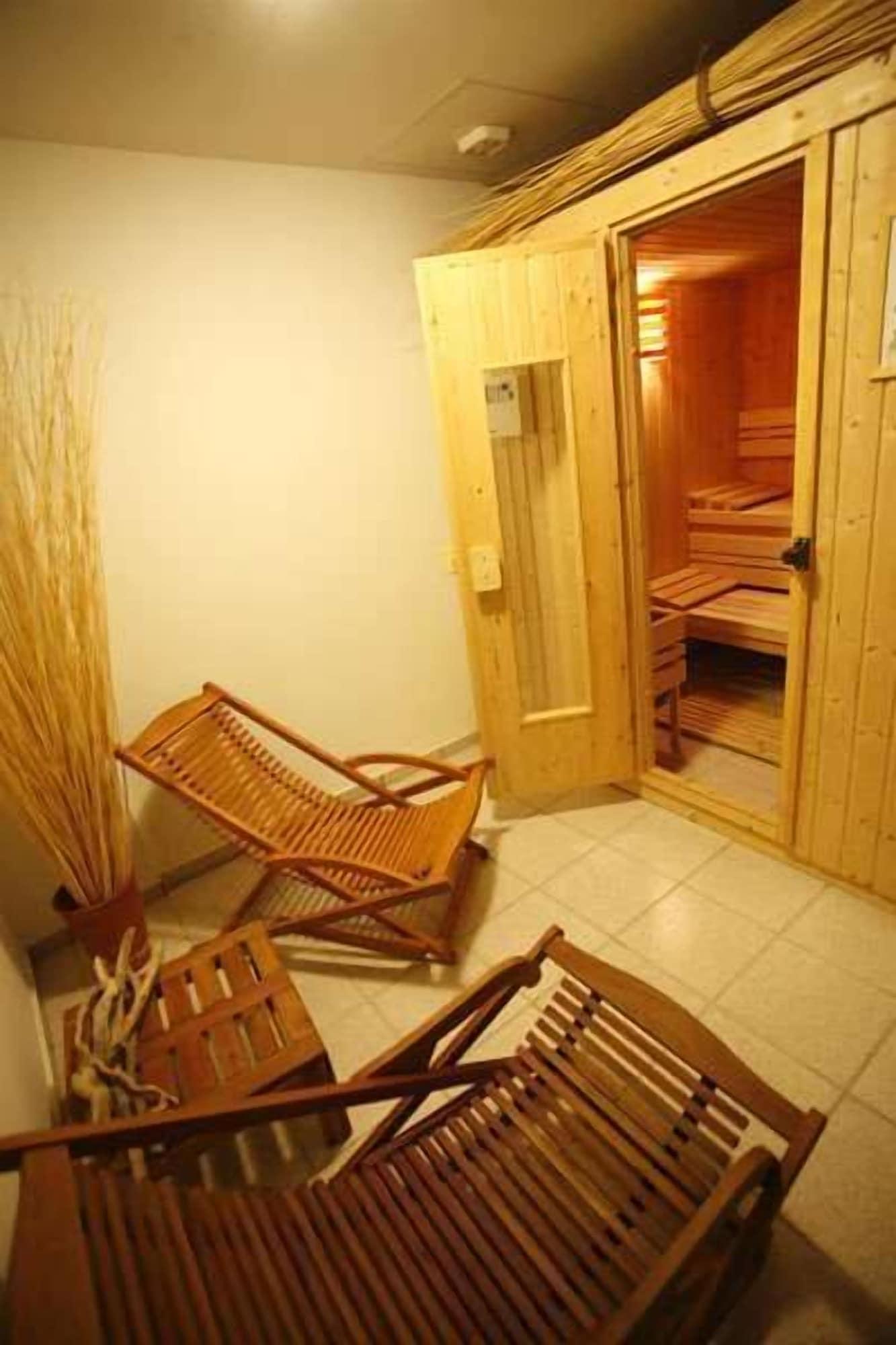 Hanioti Hotel Bagian luar foto