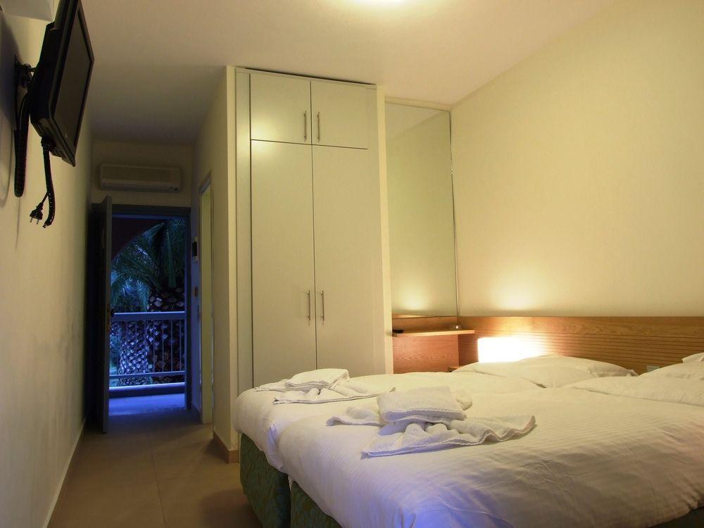 Hanioti Hotel Bagian luar foto
