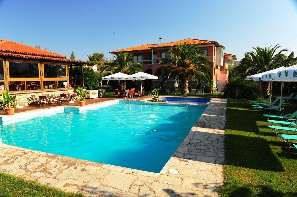 Hanioti Hotel Bagian luar foto